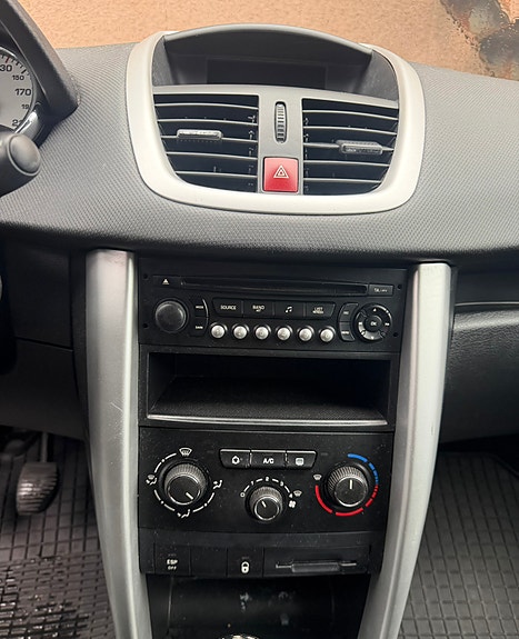 Peugeot 207 13 of 14