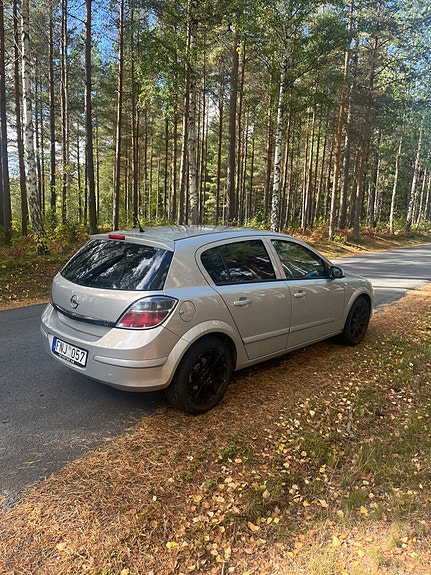 Opel Astra 3 of 7