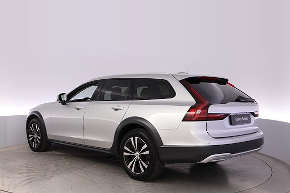 Volvo V90 Cross Country 3 of 18
