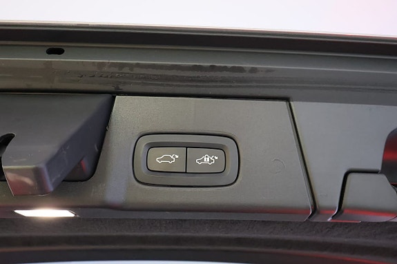 Volvo V90 Cross Country 16 of 18