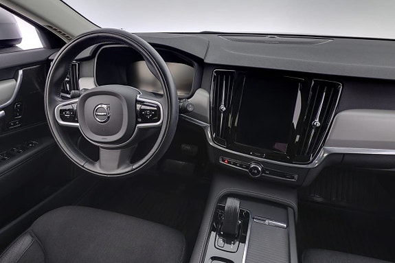 Volvo V90 Cross Country 8 of 18