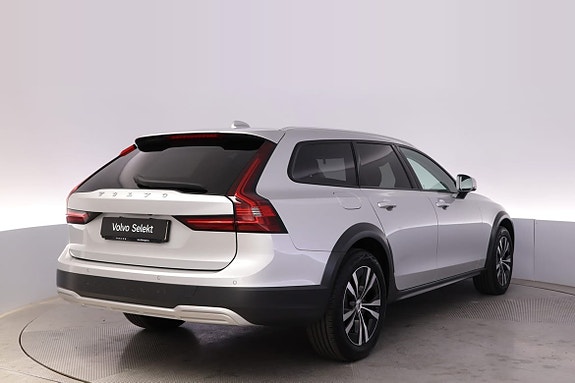 Volvo V90 Cross Country 4 of 18