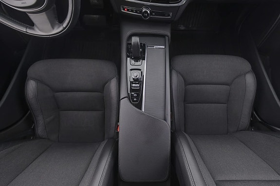 Volvo V90 Cross Country 9 of 18
