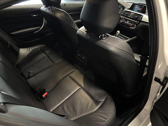 BMW 118i 21 of 23