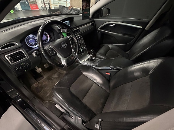 Volvo V70 8 of 11