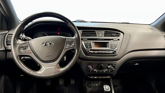 Hyundai i20 4 of 12