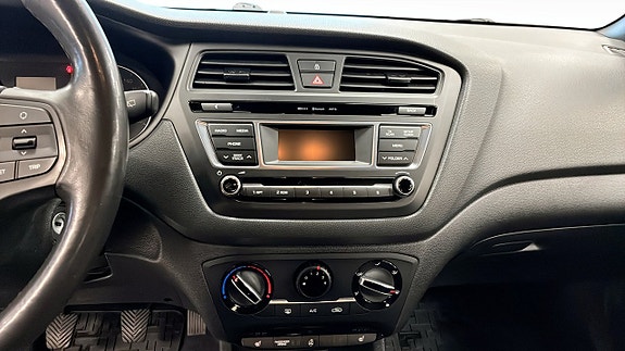 Hyundai i20 12 of 12
