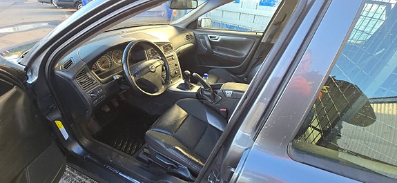Volvo V70 5 of 6