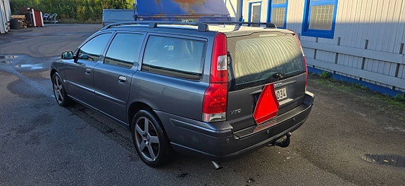 Volvo V70 4 of 6
