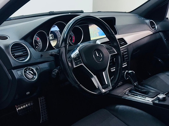 Mercedes-Benz C180 10 of 19