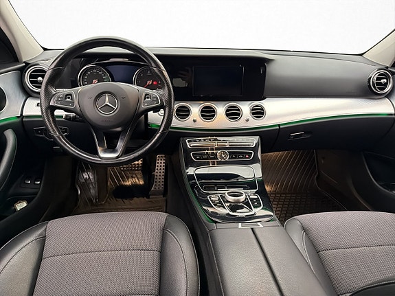 Mercedes-Benz E220 d 24 of 30