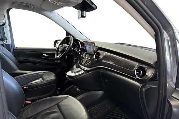 Mercedes-Benz V300 d 10 of 12