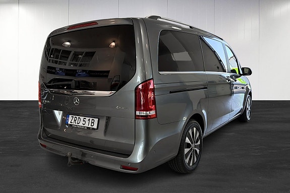Mercedes-Benz V300 d 3 of 12