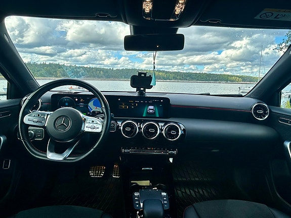 Mercedes-Benz A 250 e 13 of 16