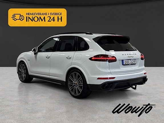 Porsche Cayenne S 6 of 21
