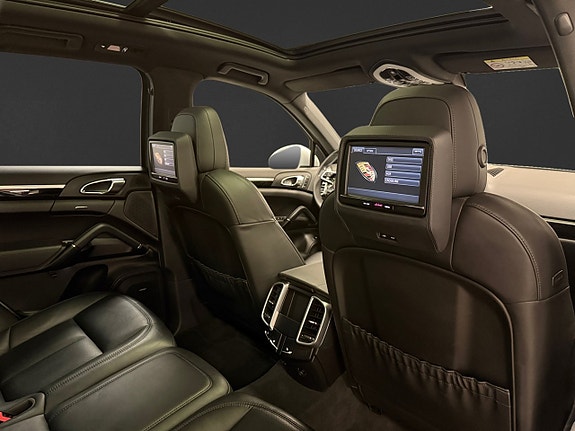 Porsche Cayenne S 12 of 21