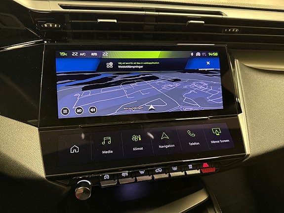 Peugeot 308 SW 15 of 18