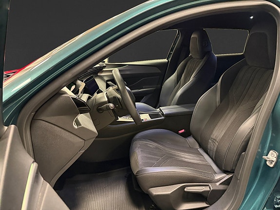 Peugeot 308 SW 8 of 18