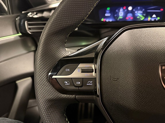 Peugeot 308 SW 17 of 18