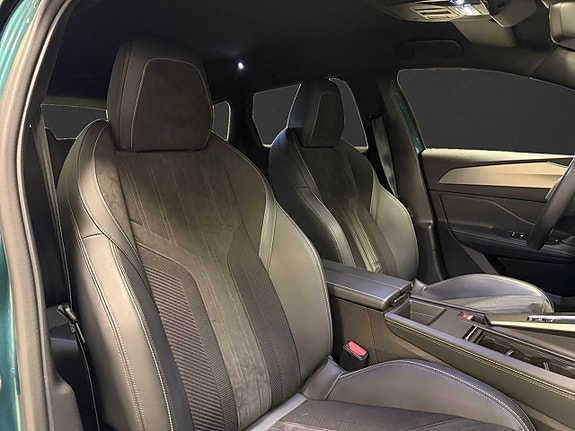Peugeot 308 SW 11 of 18