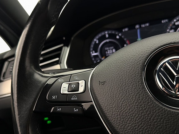 Volkswagen Passat Alltrack 15 of 30