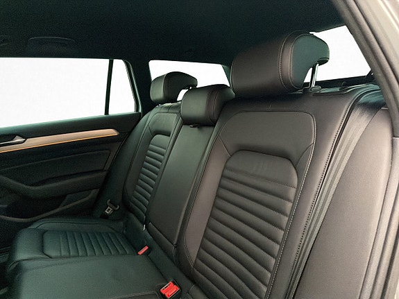 Volkswagen Passat Alltrack 29 of 30