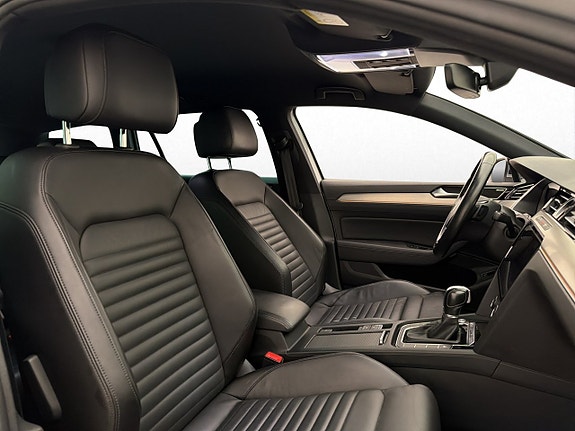 Volkswagen Passat Alltrack 27 of 30