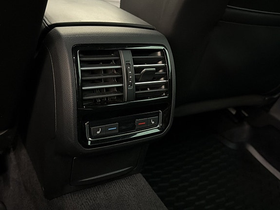 Volkswagen Passat Alltrack 30 of 30