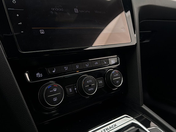 Volkswagen Passat Alltrack 25 of 30