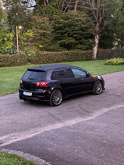 Volkswagen Golf V 3 of 6