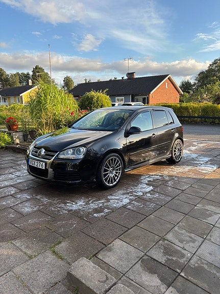 Volkswagen Golf V 2 of 6