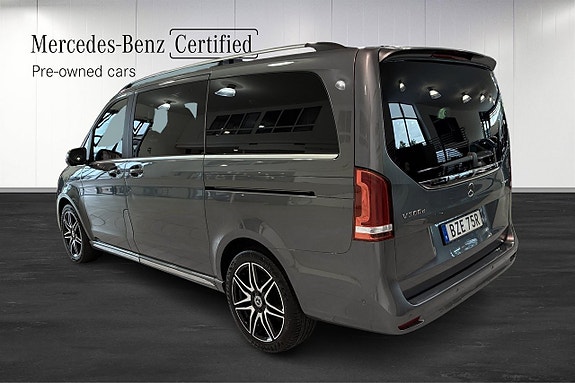 Mercedes-Benz V300 d 2 of 13
