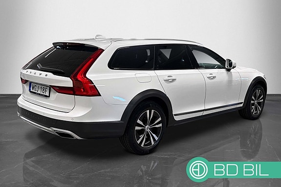 Volvo V90 Cross Country 4 of 24