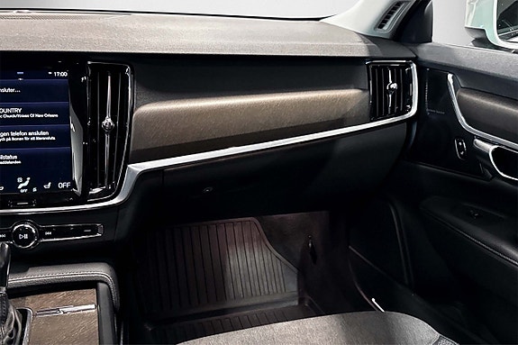 Volvo V90 Cross Country 17 of 24