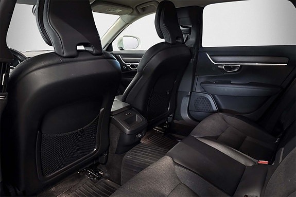 Volvo V90 Cross Country 14 of 24