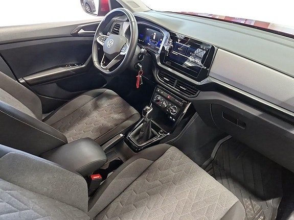 Volkswagen T-Cross 10 of 15