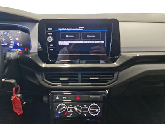 Volkswagen T-Cross 8 of 15