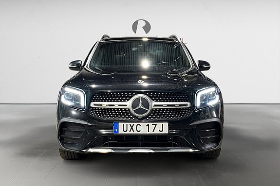 Mercedes-Benz GLB200 10 of 20