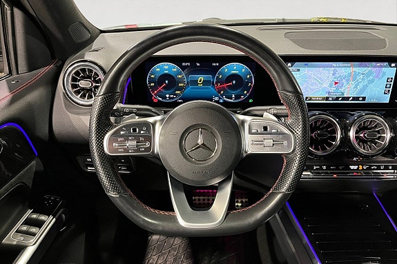 Mercedes-Benz GLB200 13 of 20