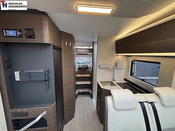 Adria Coral SUPREME 670 SL 140Hk HD 43H 21 of 21