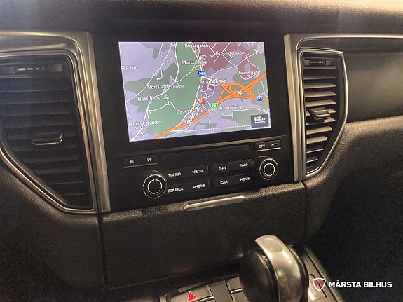 Porsche Macan 16 of 20