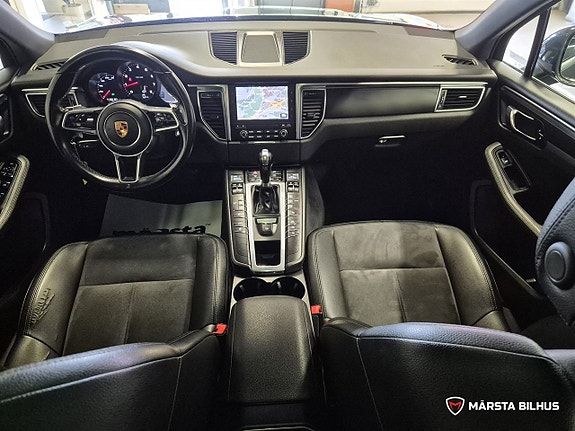 Porsche Macan 13 of 20