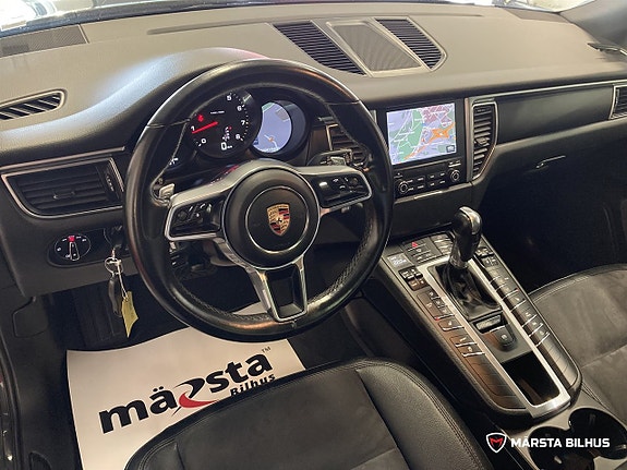 Porsche Macan 12 of 20