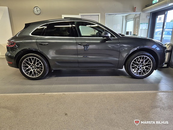 Porsche Macan 5 of 20