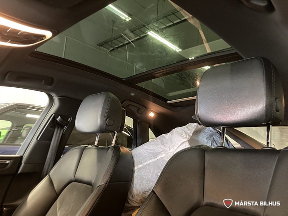 Porsche Macan 15 of 20