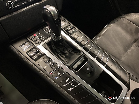 Porsche Macan 18 of 20