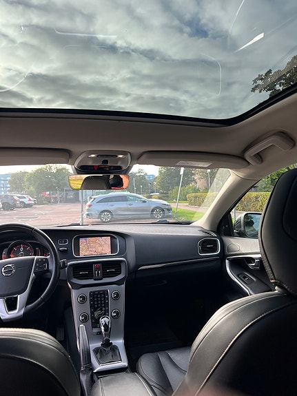 Volvo V40 Cross Country 6 of 9