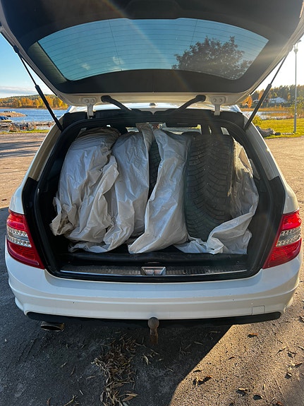 Mercedes-Benz C220 7 of 9
