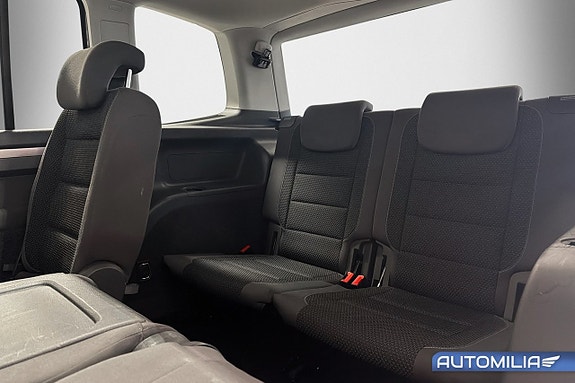 Volkswagen Touran 4 of 17