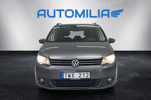 Volkswagen Touran 2 of 17